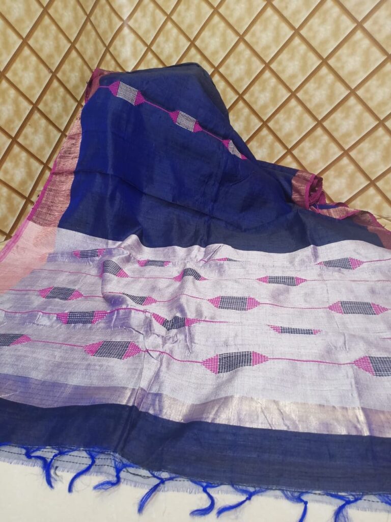 Comparison of handloom and machine-made saree fabrics