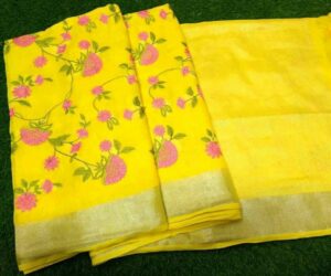 Woman wearing modern linen handloom saree – Weaveify