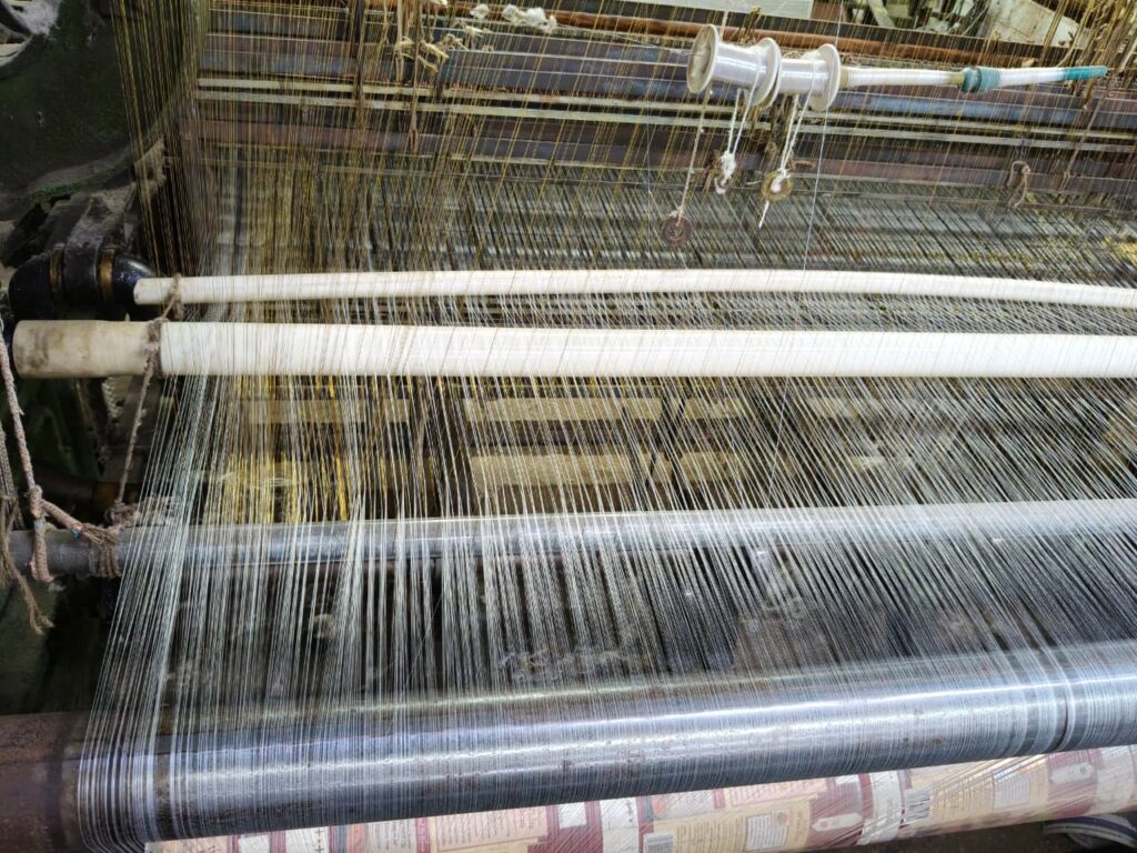 Handloom yarn dyeing with natural colors